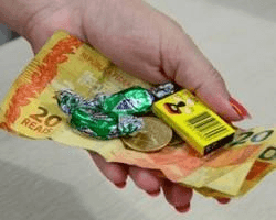 Comissão aprova projeto que define como prática abusiva não fornecer troco ao consumidor