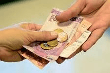 Comissão aprova projeto que define como prática abusiva não fornecer troco ao consumidor