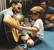 Plano de saúde deve cobrir musicoterapia para autismo, mas não tratamento com cavalos