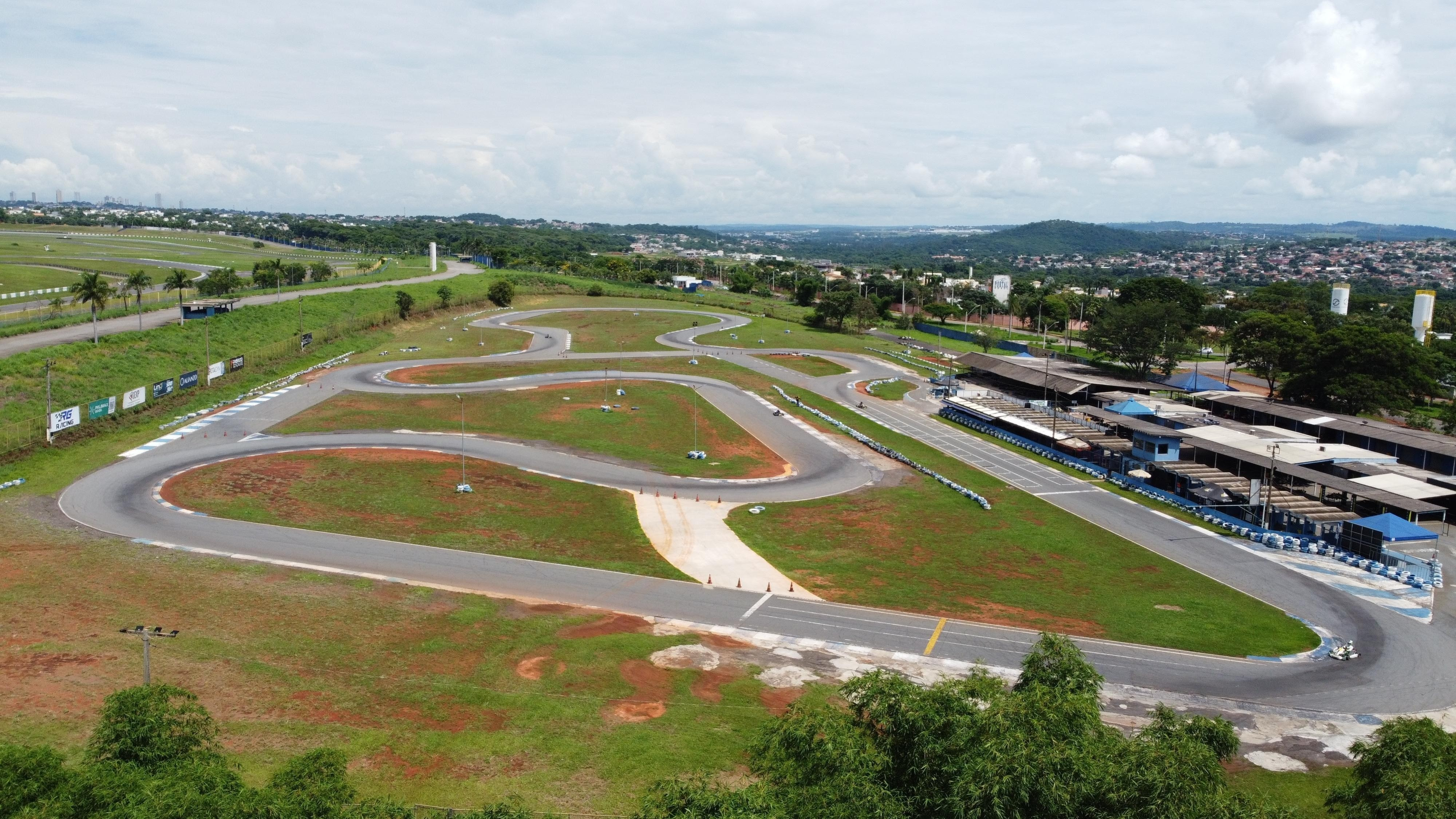 Comissão do Esporte aprova normas gerais de segurança para pistas de kart recreativo
